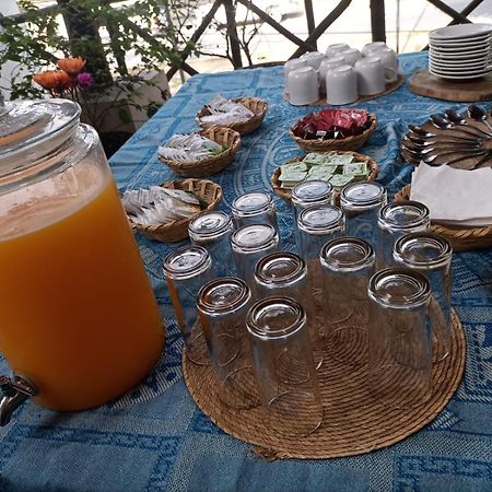 Mio Tulum Hotel Boutique Exterior foto A typical breakfast in Morocco