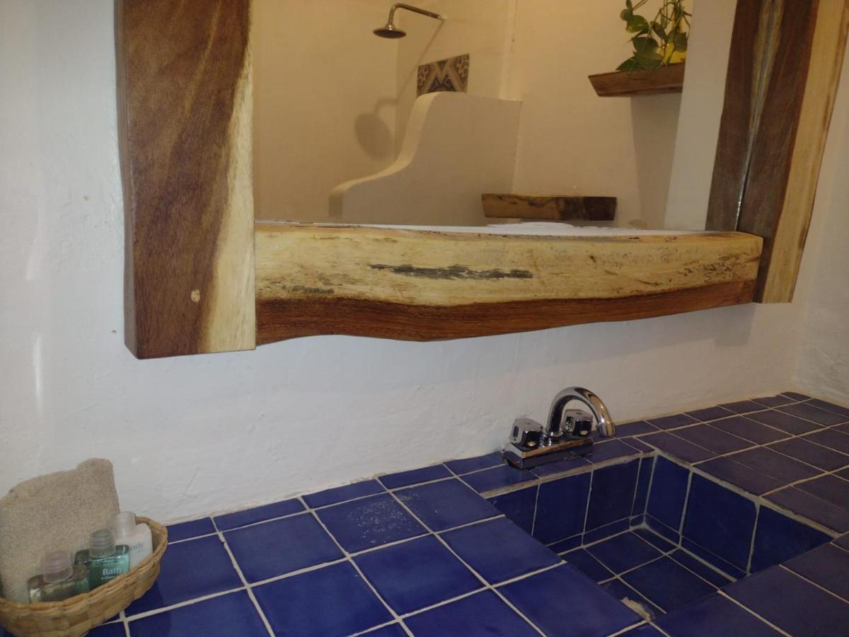 Mio Tulum Hotel Boutique Exterior foto Bathroom in a hotel in Oaxaca, Mexico