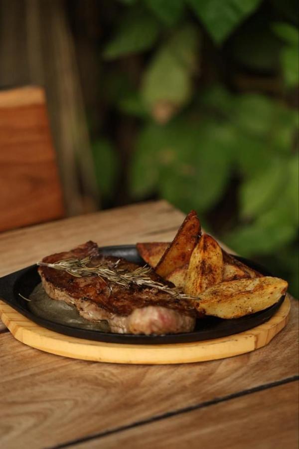 Mio Tulum Hotel Boutique Exterior foto A steak with potato